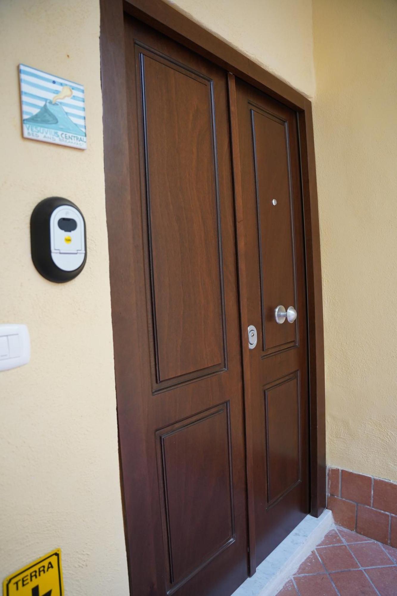 B&B Vesuvius Central Torre del Greco Exterior photo